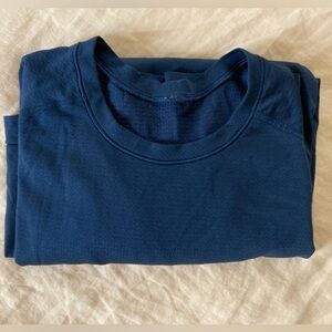 Lululemon navy metal vent - XL